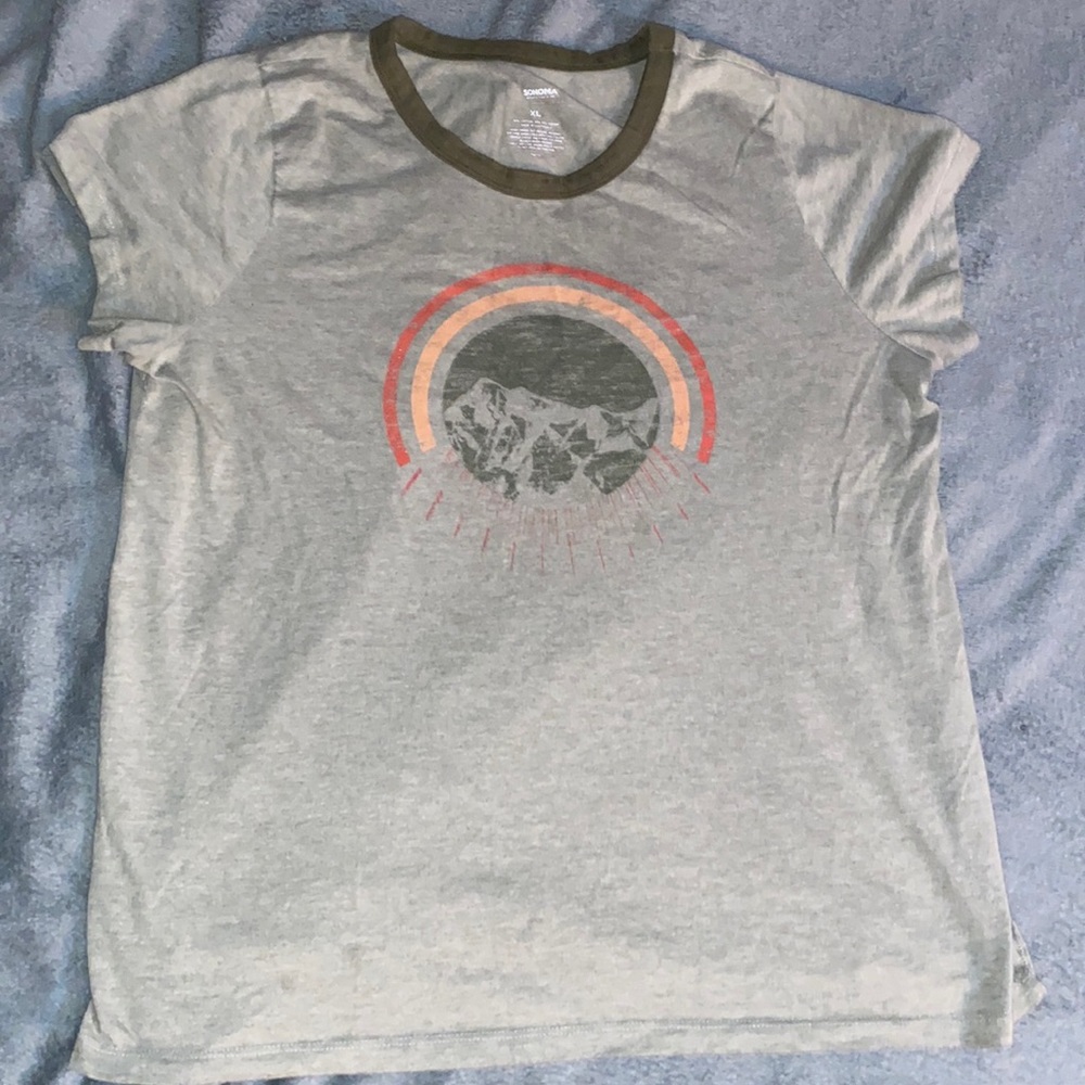 Mountain Gray Tshirt Size XL